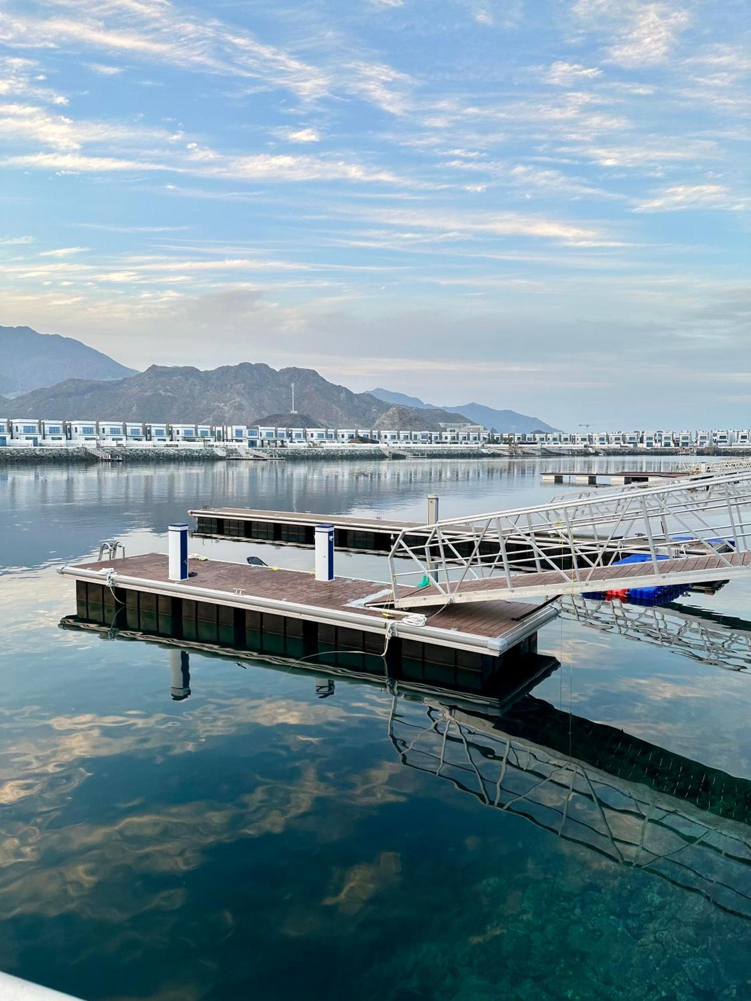 Al Dana Sea View Villa Fujairah Quarto foto